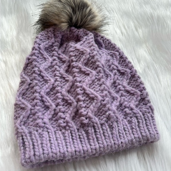 Women’s Nardi & Tagliaferri Lilac Light Purple Knit Winter Pom Pom Hat - Picture 8 of 16